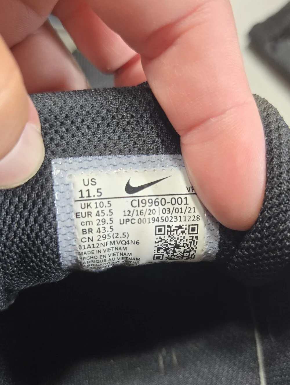 Nike Flex Experience Run 'Black Dark Smoke Grey' Sz 11.5
